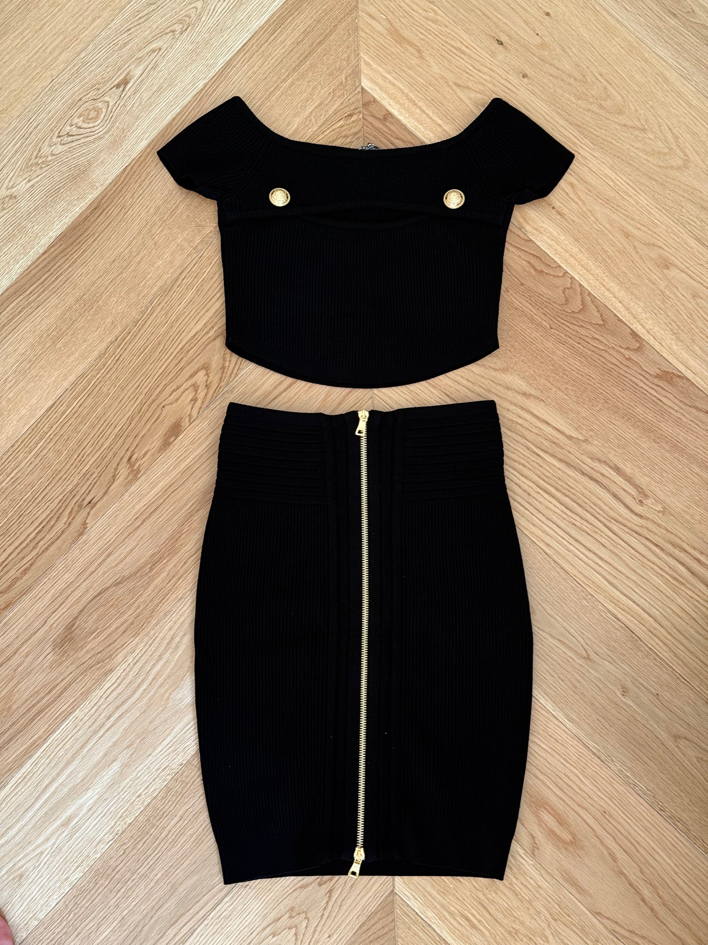 Balmain Black Off-the-shoulder Cropped Tank Top